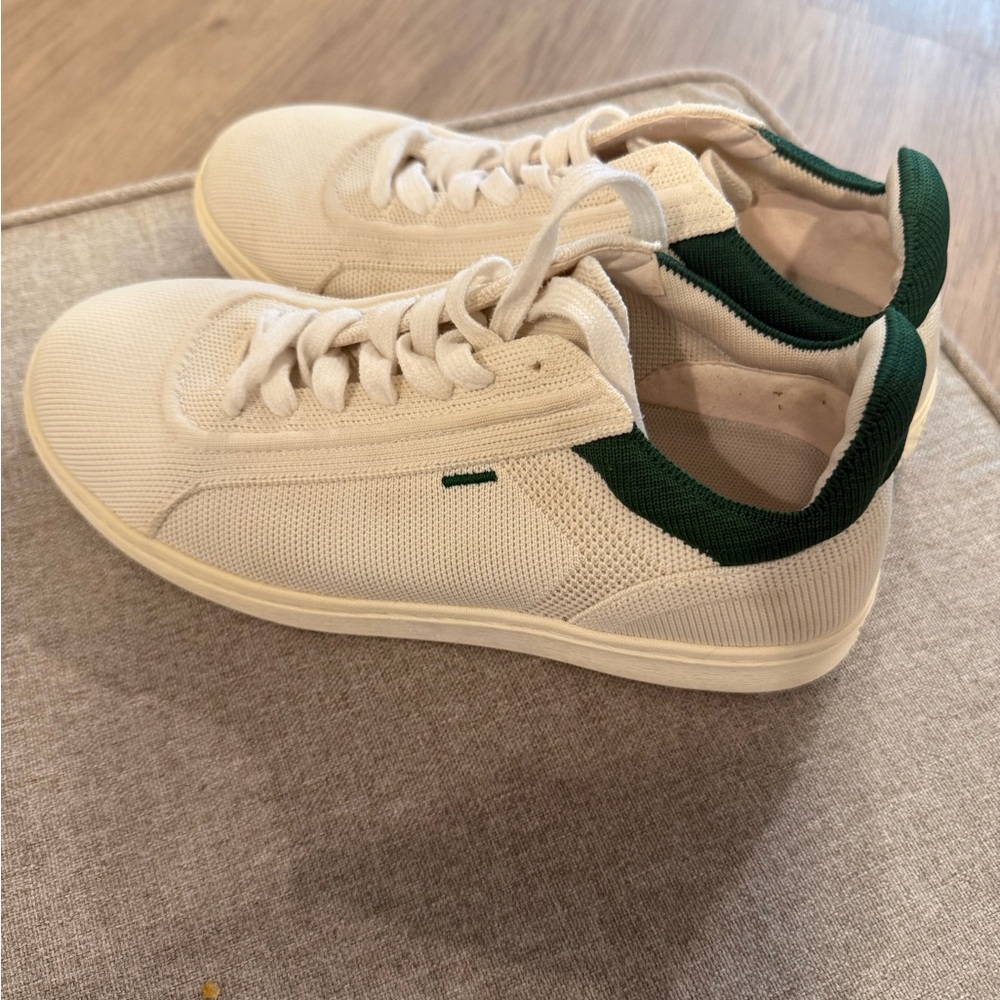 Casual White Knit Women’s Sneakers with Green Trim